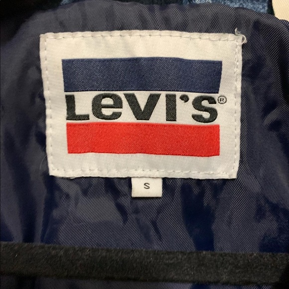 Blue Levi’s jean bomer jackets - Picture 2 of 2